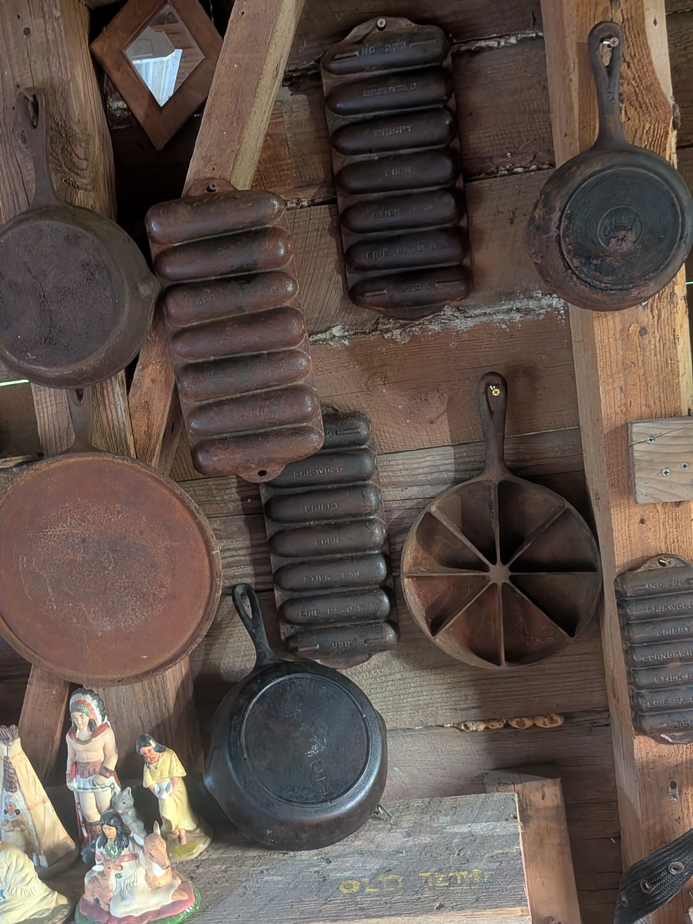 Griswold Cornbread Cast iron Pans Sectioned Skillet